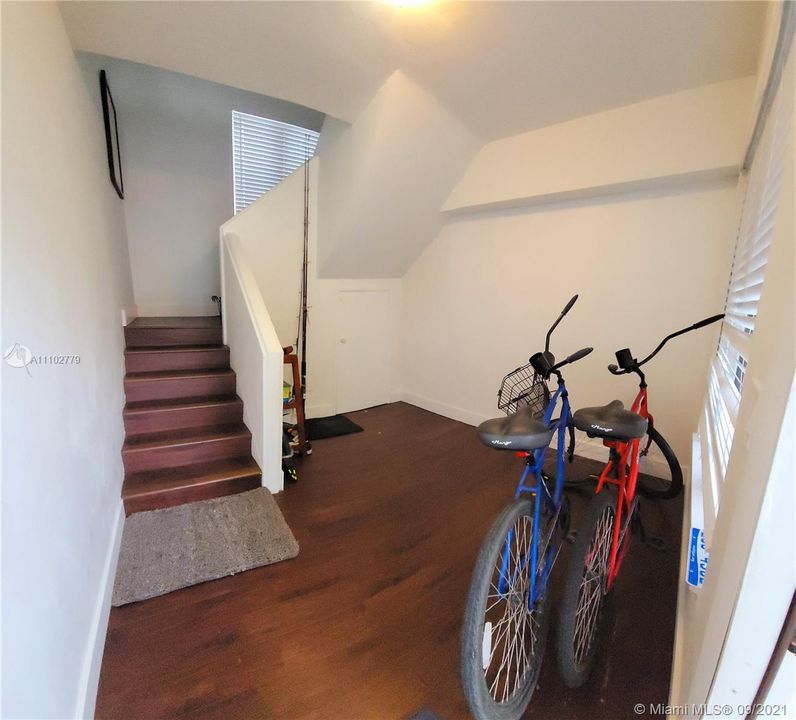 Recently Rented: $2,300 (2 beds, 1 baths, 4306 Square Feet)