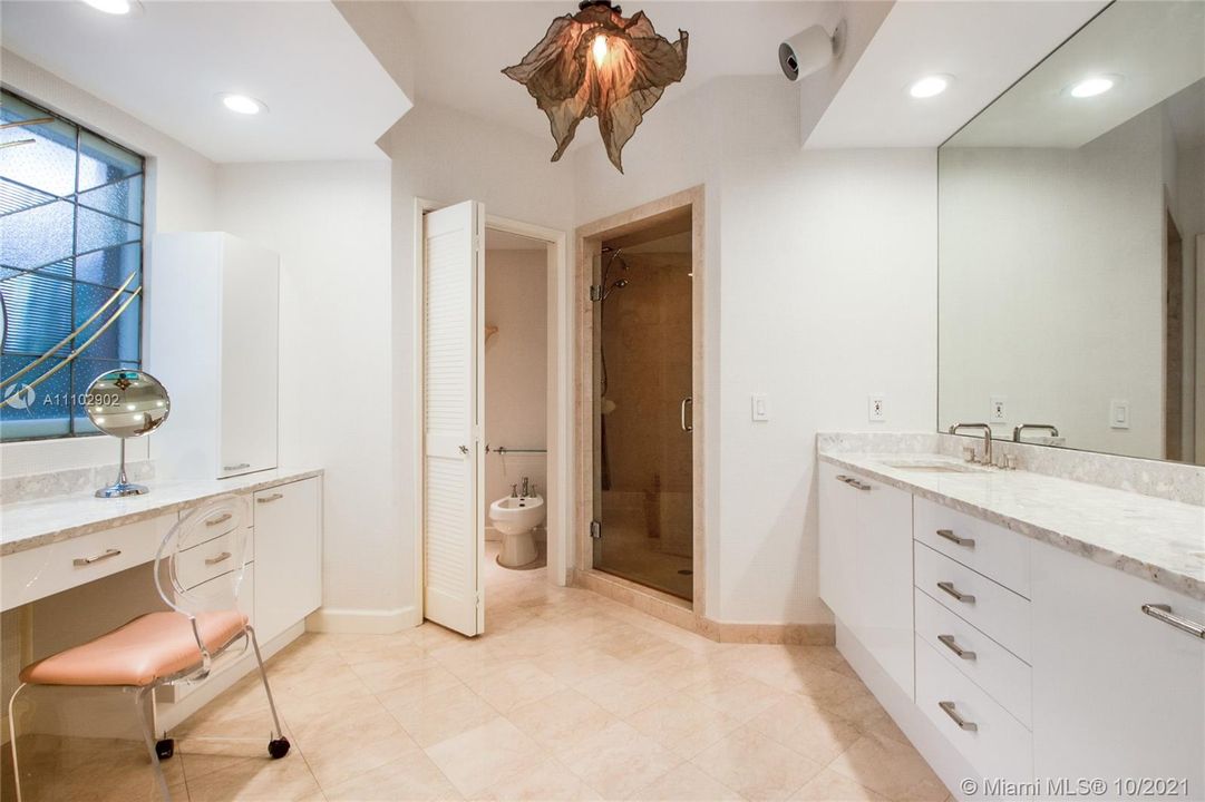 Recently Sold: $2,225,000 (3 beds, 2 baths, 2277 Square Feet)