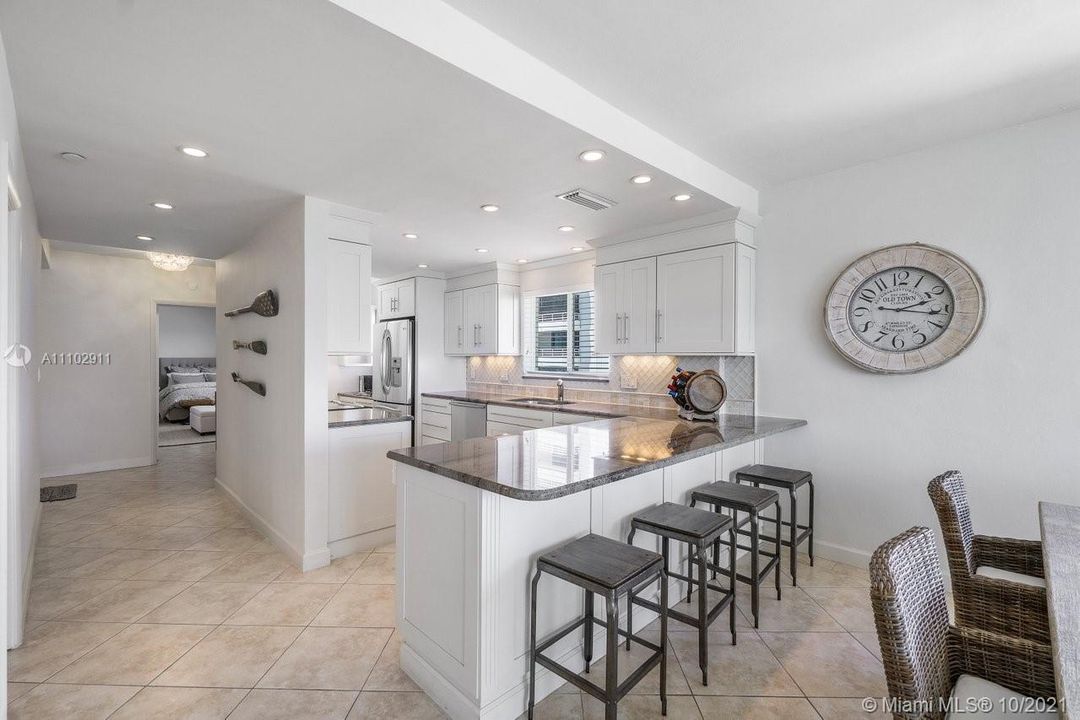 Recently Sold: $1,099,000 (2 beds, 3 baths, 1867 Square Feet)