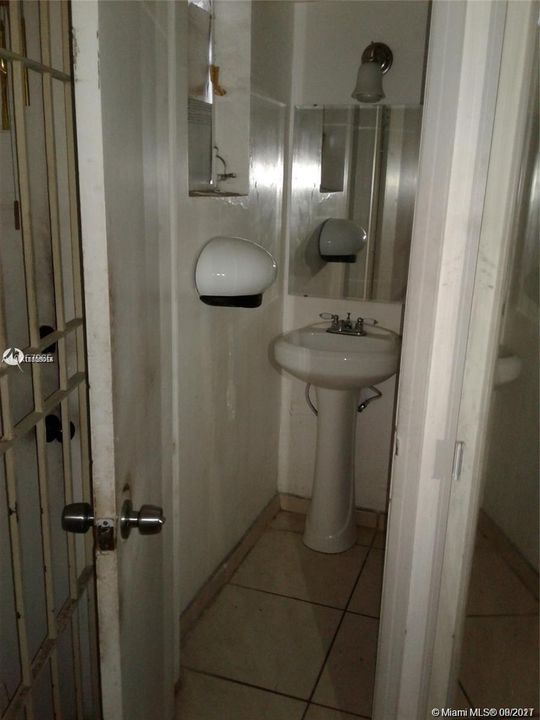 最近租的: $4,900 (0 贝兹, 0 浴室, 0 平方英尺)