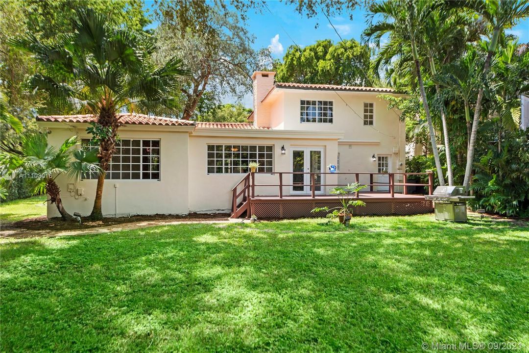 Recently Sold: $1,285,000 (4 beds, 3 baths, 2090 Square Feet)