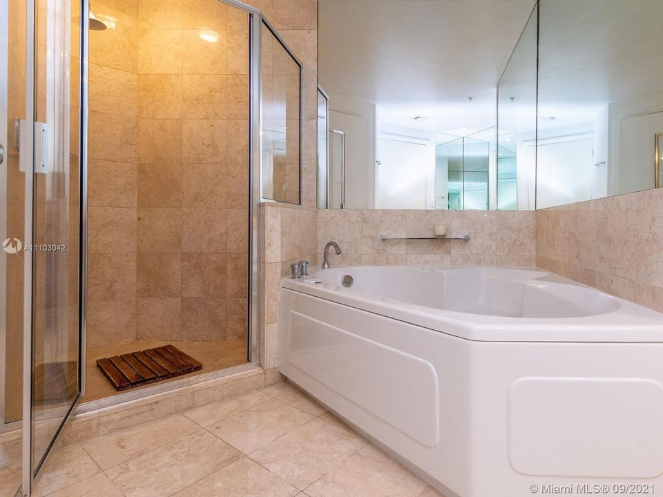 最近租的: $9,000 (3 贝兹, 2 浴室, 2353 平方英尺)