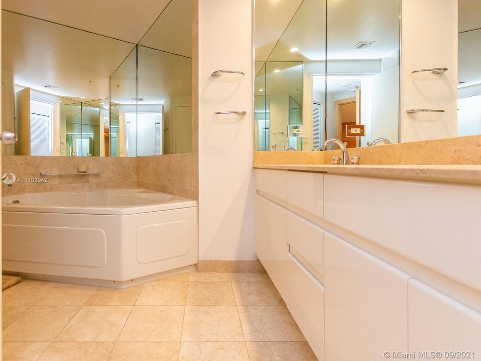Недавно арендовано: $9,000 (3 спален, 2 ванн, 2353 Квадратных фут)