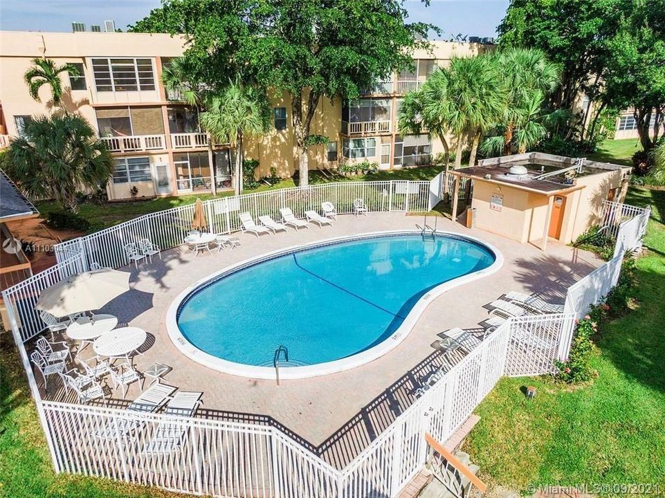 最近售出: $90,000 (2 贝兹, 2 浴室, 876 平方英尺)