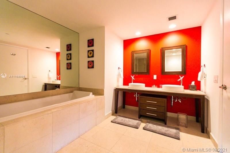 最近租的: $7,500 (2 贝兹, 2 浴室, 1347 平方英尺)