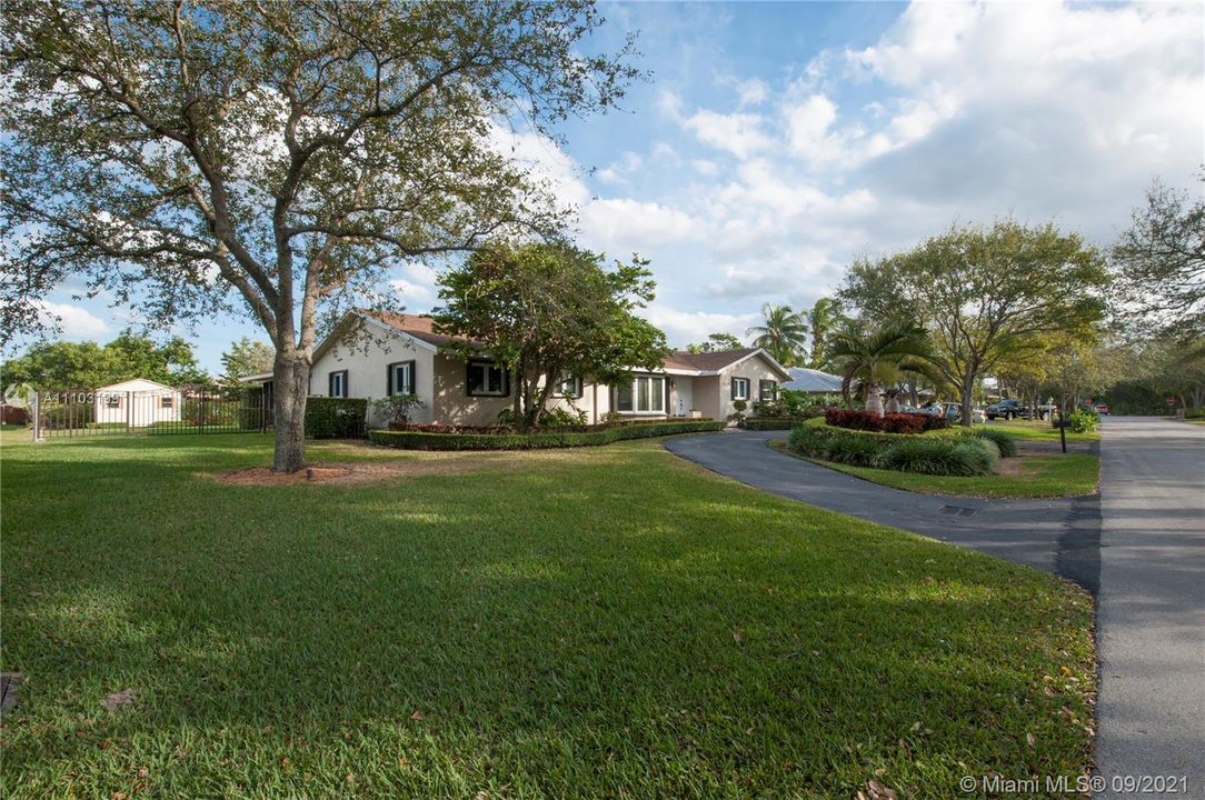 最近租的: $4,500 (4 贝兹, 2 浴室, 2393 平方英尺)