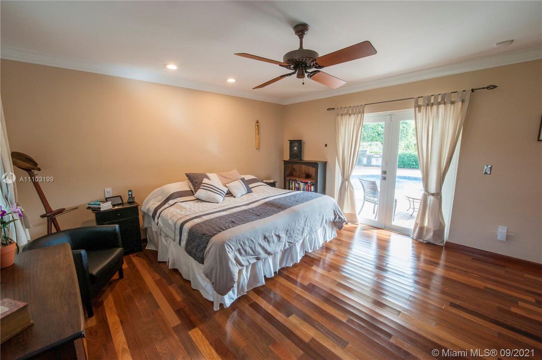 最近租的: $4,500 (4 贝兹, 2 浴室, 2393 平方英尺)