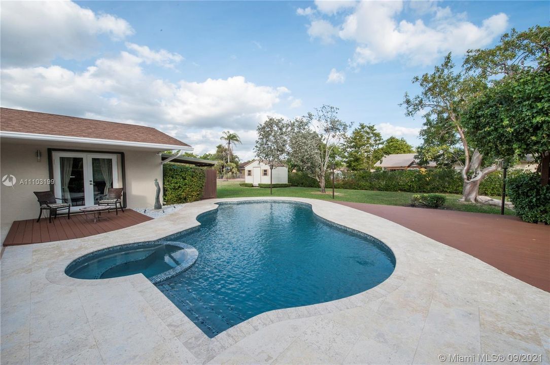 最近租的: $4,500 (4 贝兹, 2 浴室, 2393 平方英尺)