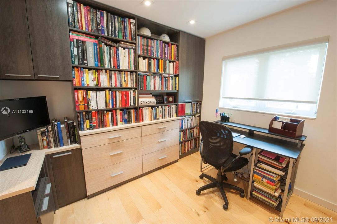 最近租的: $4,500 (4 贝兹, 2 浴室, 2393 平方英尺)