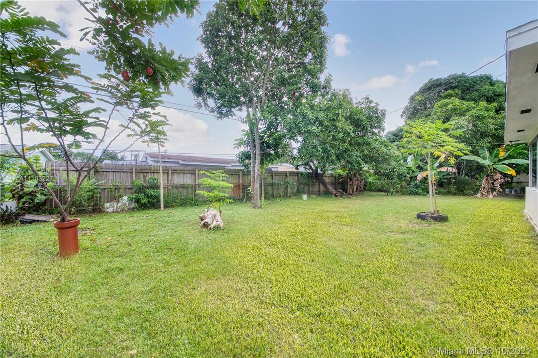 Recently Sold: $325,000 (3 beds, 2 baths, 1693 Square Feet)