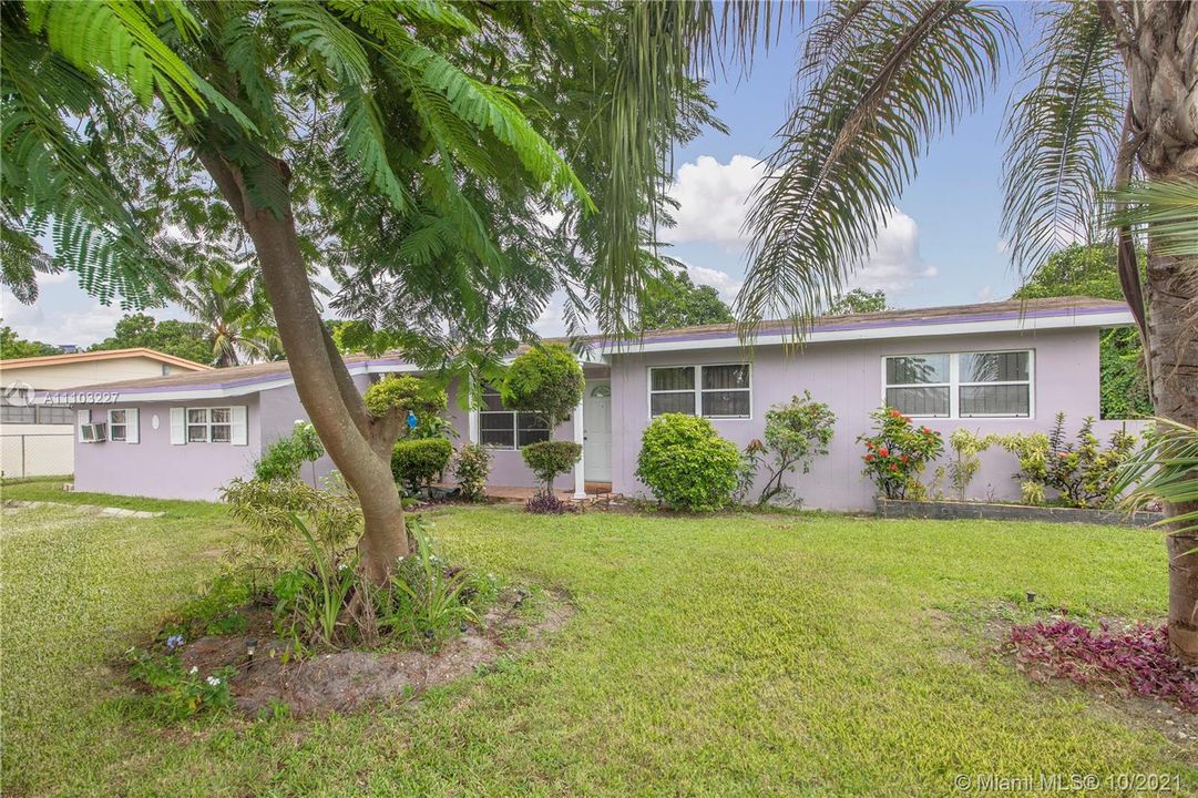 Recently Sold: $325,000 (3 beds, 2 baths, 1693 Square Feet)