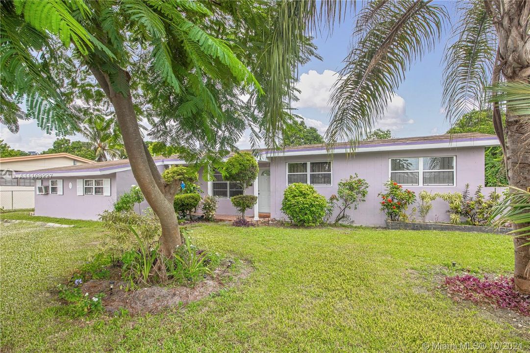 Recently Sold: $325,000 (3 beds, 2 baths, 1693 Square Feet)