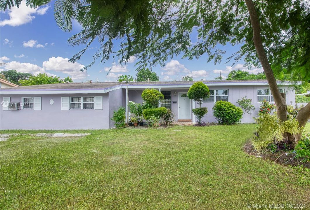 Recently Sold: $325,000 (3 beds, 2 baths, 1693 Square Feet)