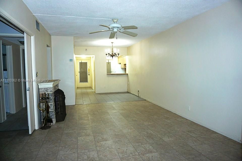 Recently Sold: $149,900 (2 beds, 2 baths, 1044 Square Feet)