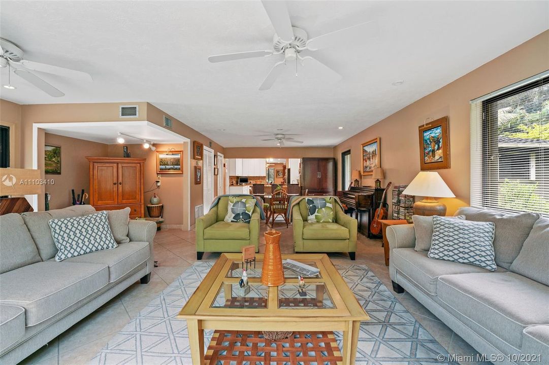 Expansive Family room, with large windows to relax and enjoy the view