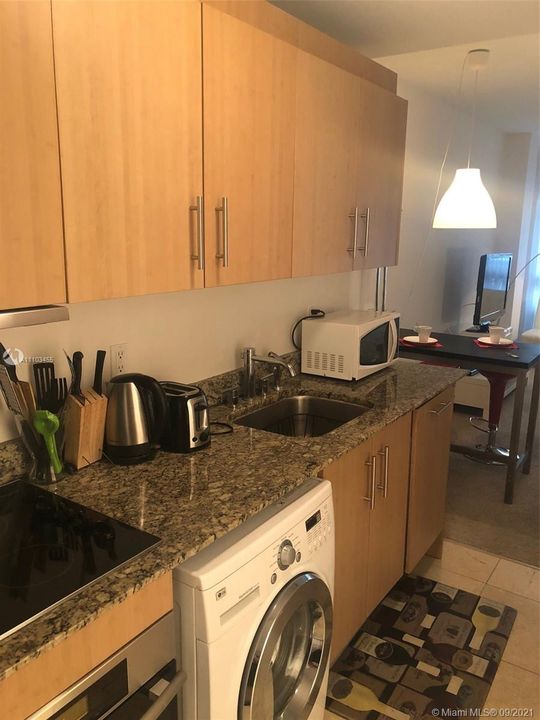 Recently Rented: $2,500 (0 beds, 1 baths, 361 Square Feet)