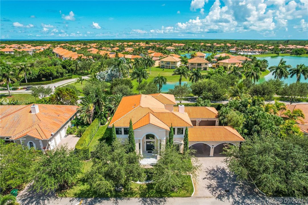 Recently Sold: $1,225,000 (5 beds, 4 baths, 4894 Square Feet)