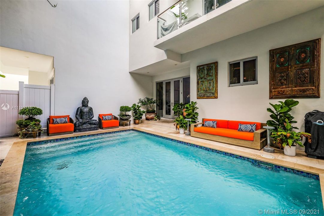Recently Sold: $1,990,000 (3 beds, 3 baths, 2391 Square Feet)