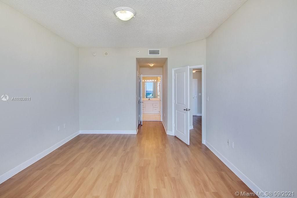 Recently Rented: $3,531 (2 beds, 2 baths, 1346 Square Feet)