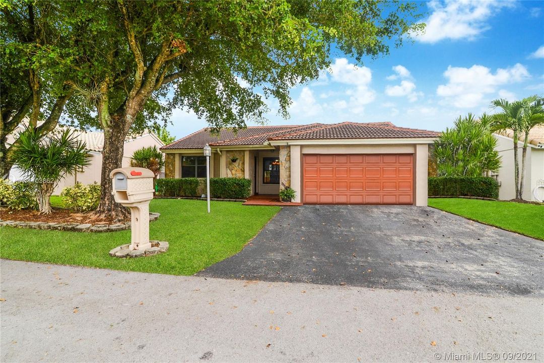 Recently Sold: $498,999 (3 beds, 2 baths, 1538 Square Feet)