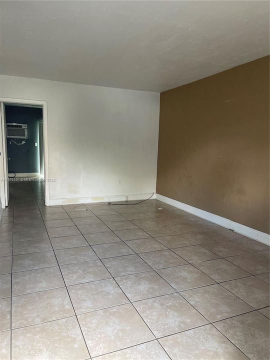 Recently Sold: $150,000 (1 beds, 1 baths, 572 Square Feet)
