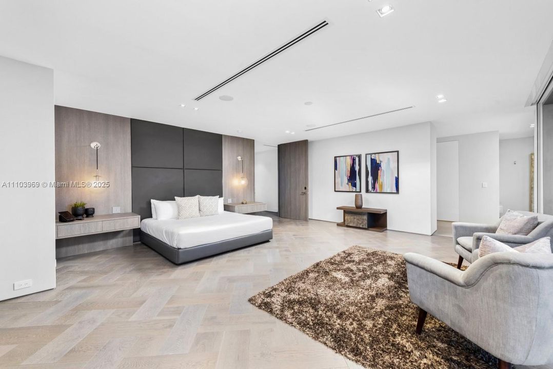 For Rent: $65,000 (6 beds, 5 baths, 6545 Square Feet)