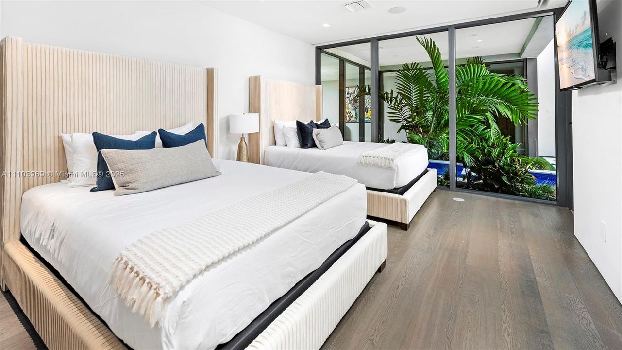 For Rent: $65,000 (6 beds, 5 baths, 6545 Square Feet)