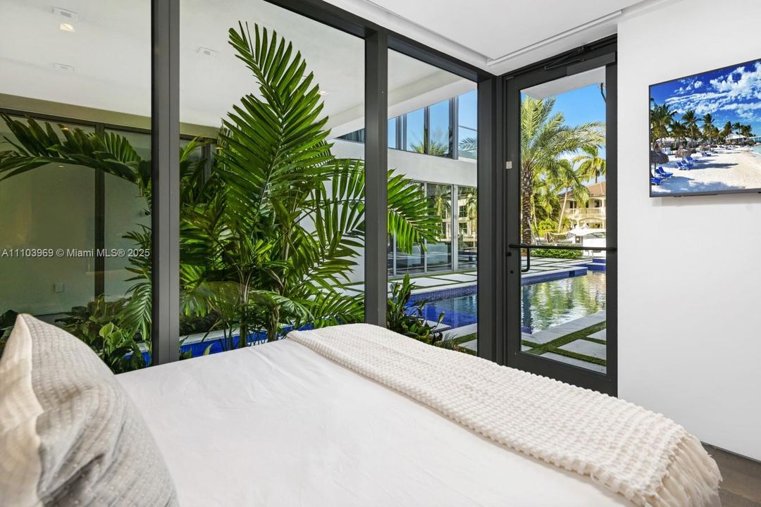 For Rent: $65,000 (6 beds, 5 baths, 6545 Square Feet)