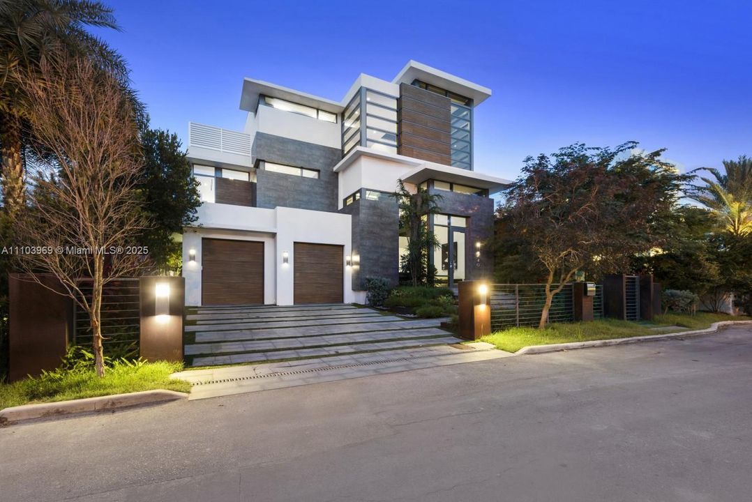 For Rent: $65,000 (6 beds, 5 baths, 6545 Square Feet)