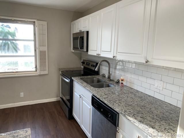 Recently Sold: $1,195,000 (3 beds, 2 baths, 1659 Square Feet)