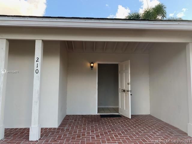 Recently Sold: $1,195,000 (3 beds, 2 baths, 1659 Square Feet)