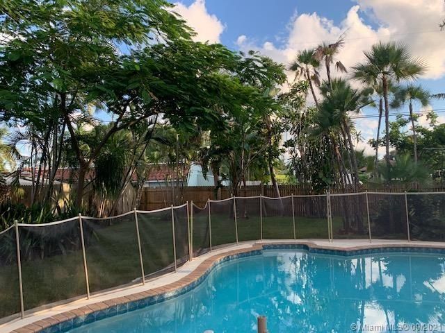 Recently Sold: $1,195,000 (3 beds, 2 baths, 1659 Square Feet)