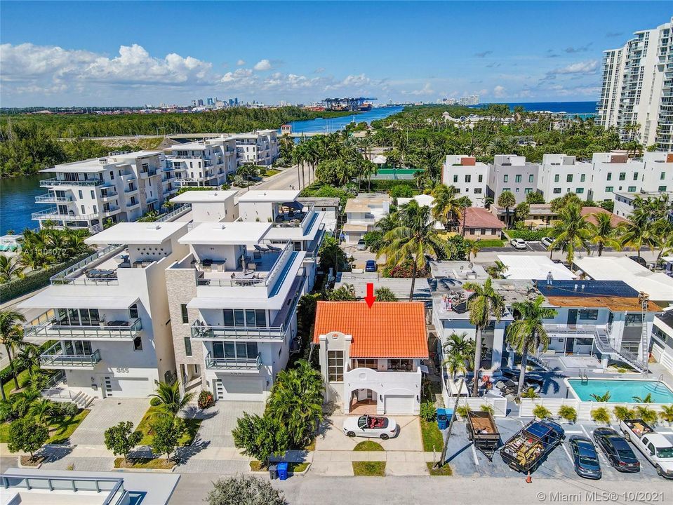 Recently Sold: $1,325,000 (3 beds, 2 baths, 1537 Square Feet)