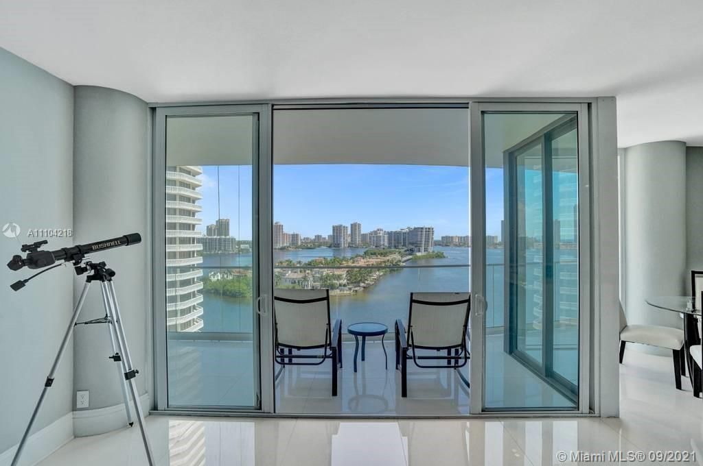 Recently Sold: $695,000 (2 beds, 2 baths, 1690 Square Feet)
