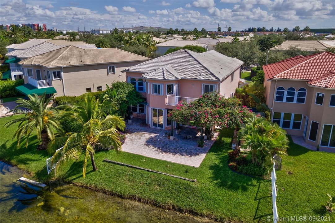 Recently Sold: $1,070,000 (5 beds, 3 baths, 3026 Square Feet)