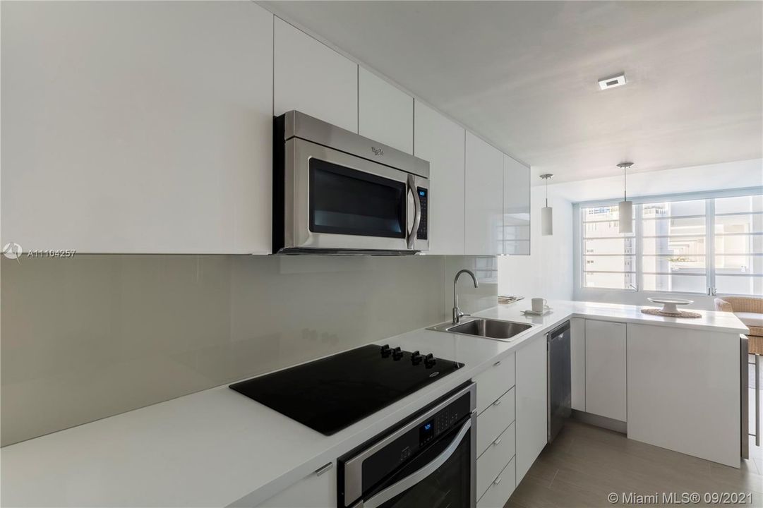 Recently Sold: $309,500 (1 beds, 1 baths, 619 Square Feet)