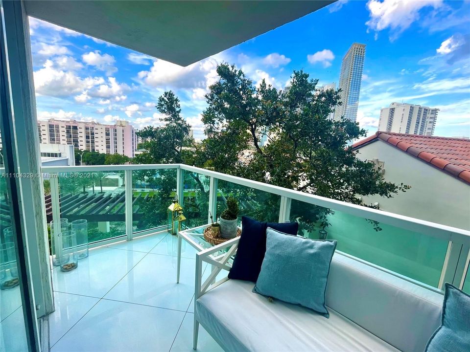 Recently Sold: $710,000 (3 beds, 2 baths, 1461 Square Feet)