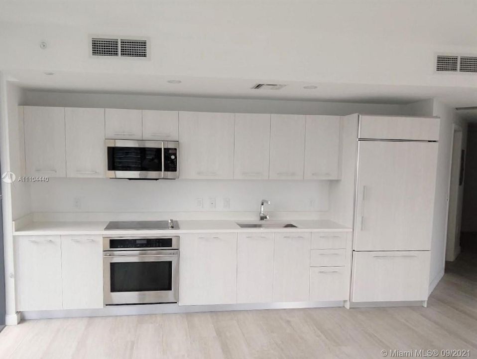 Recently Rented: $4,850 (2 beds, 2 baths, 1053 Square Feet)