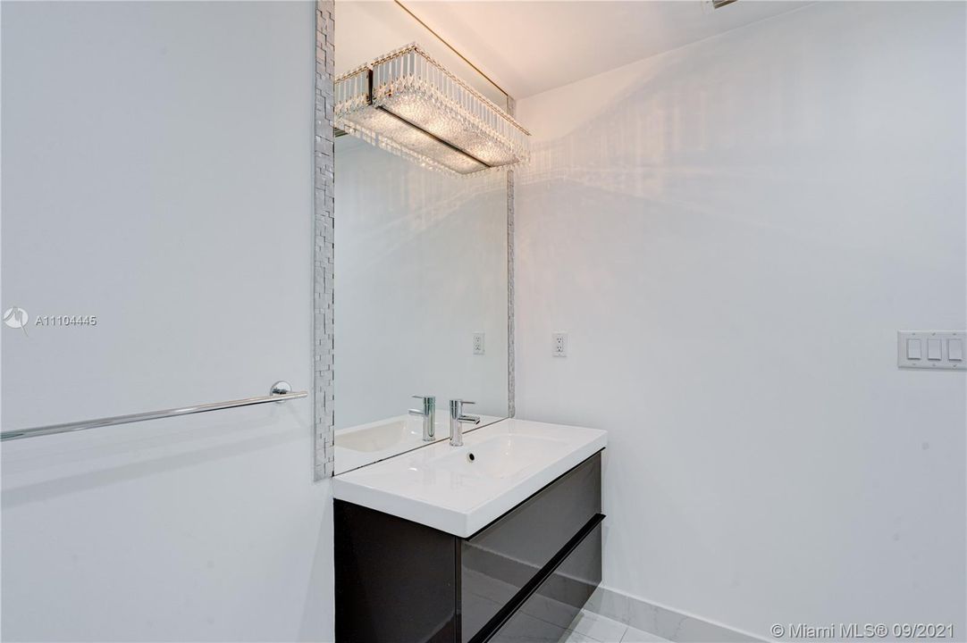 最近租的: $14,500 (4 贝兹, 3 浴室, 2316 平方英尺)