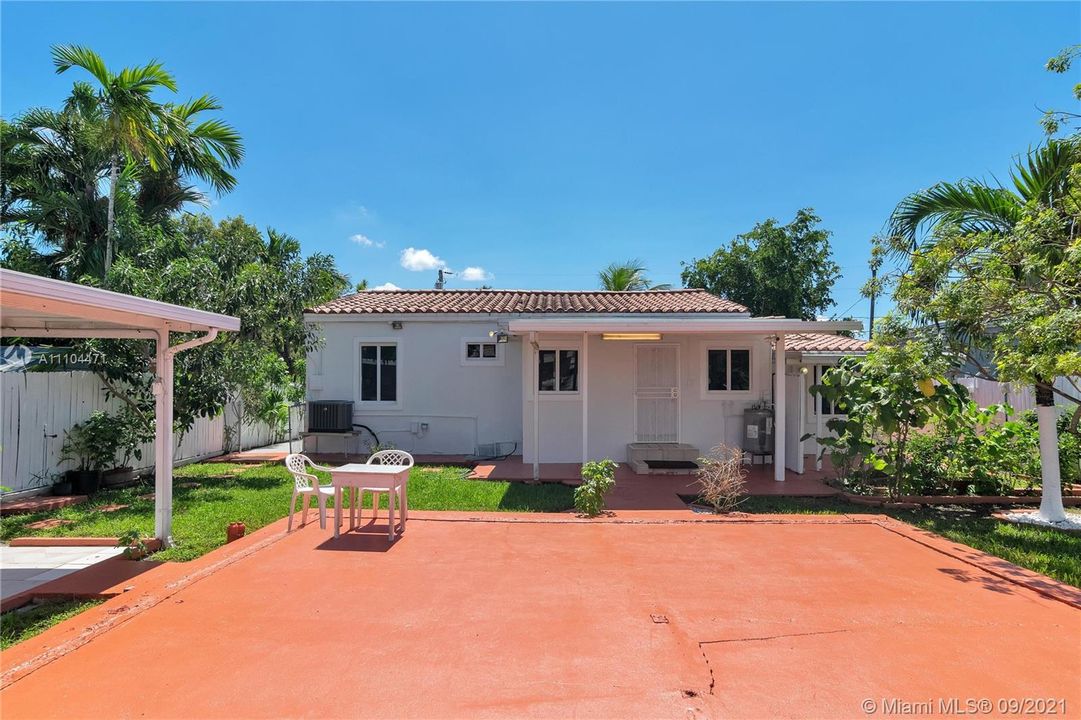 Recently Sold: $427,000 (3 beds, 2 baths, 1430 Square Feet)