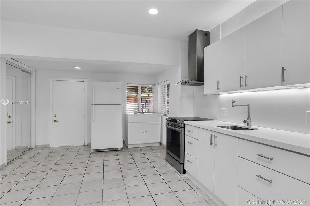 Recently Sold: $427,000 (3 beds, 2 baths, 1430 Square Feet)