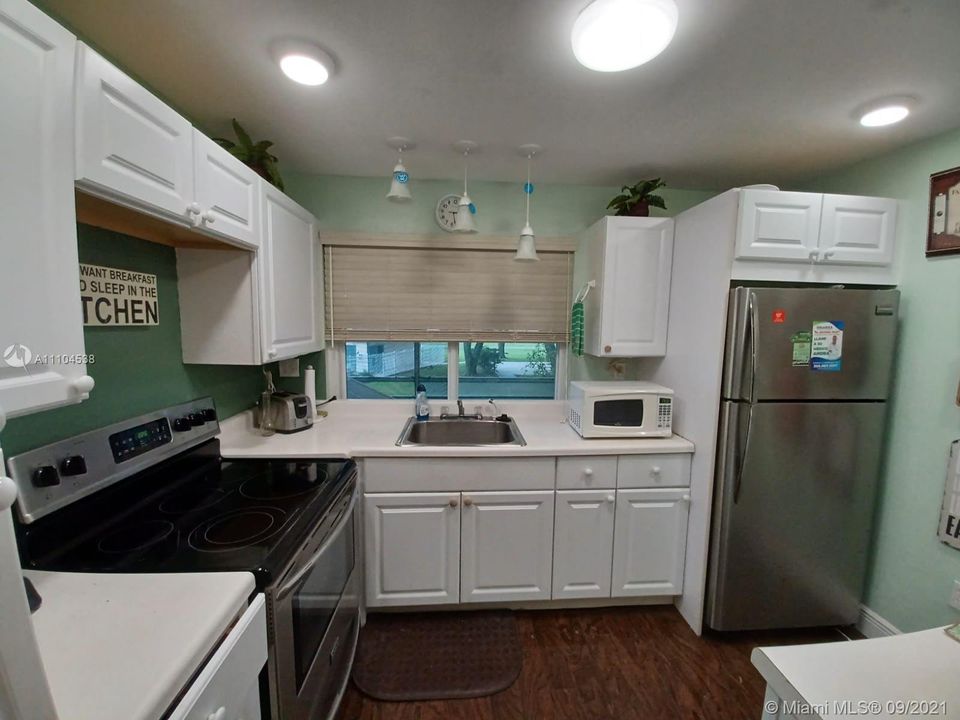 Recientemente alquilado: $1,300 (2 camas, 2 baños, 950 Pies cuadrados)