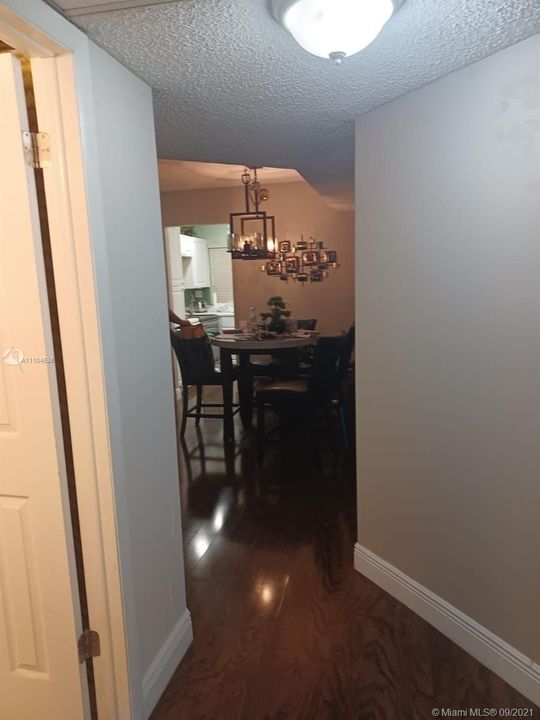 Recientemente alquilado: $1,300 (2 camas, 2 baños, 950 Pies cuadrados)