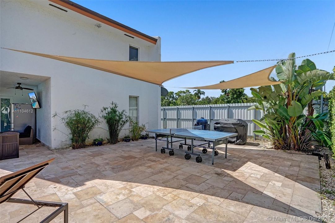 Recently Sold: $1,580,000 (5 beds, 3 baths, 3387 Square Feet)