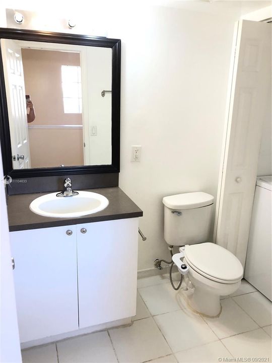 Recently Sold: $255,000 (1 beds, 1 baths, 859 Square Feet)