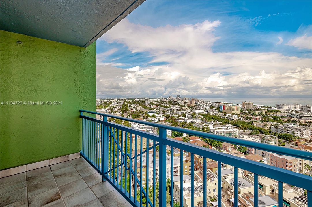 Recently Sold: $699,000 (1 beds, 1 baths, 740 Square Feet)