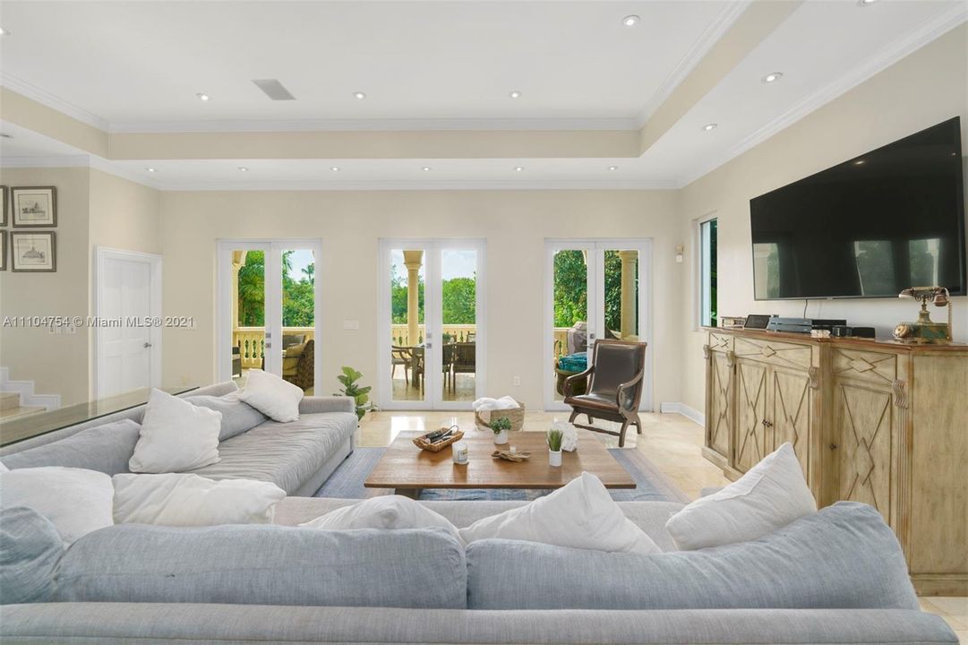 Recently Sold: $5,750,000 (5 beds, 5 baths, 4620 Square Feet)