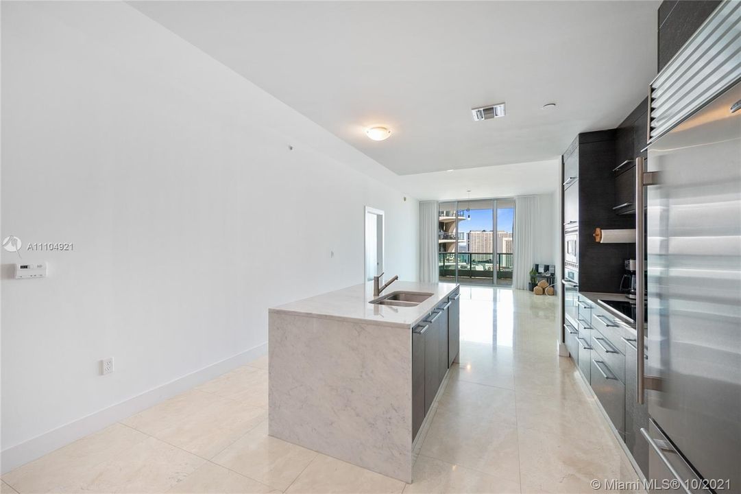 Recently Sold: $749,000 (2 beds, 3 baths, 1450 Square Feet)