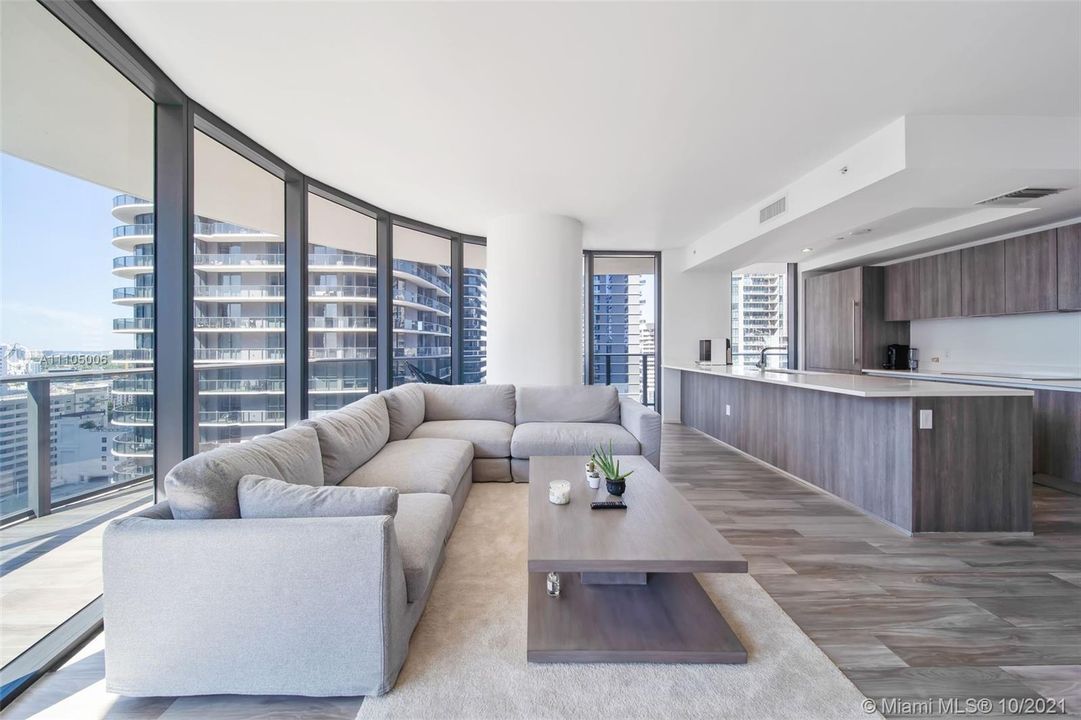Recently Sold: $1,210,000 (3 beds, 4 baths, 1613 Square Feet)