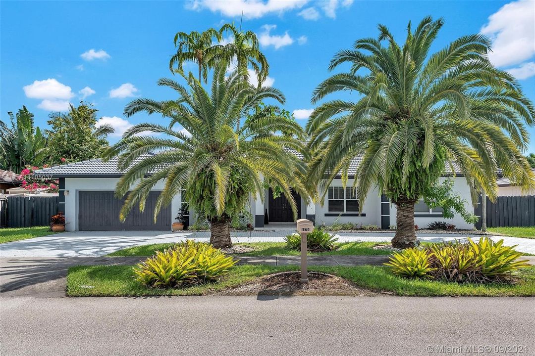 Recently Sold: $650,000 (4 beds, 3 baths, 2306 Square Feet)